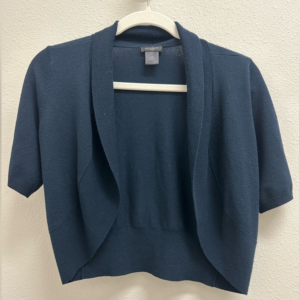 Ann Taylor Blue Cropped Short Sleeve Cardigan, size XS